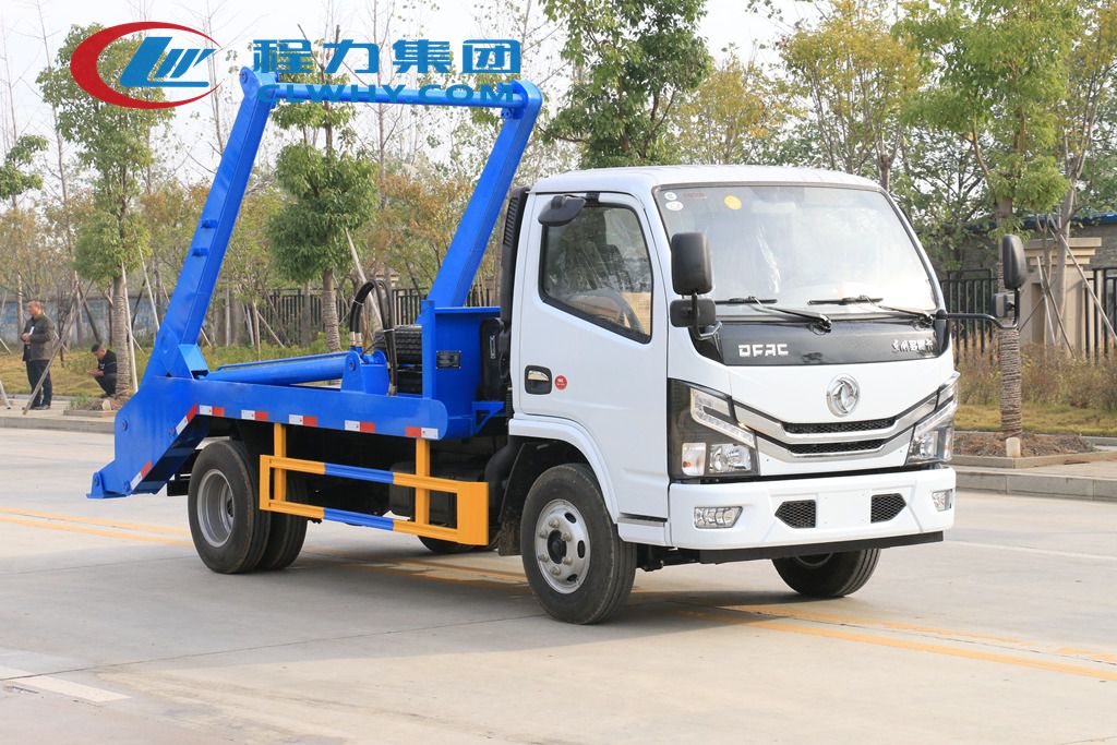 東風(fēng)小多利卡擺臂垃圾車